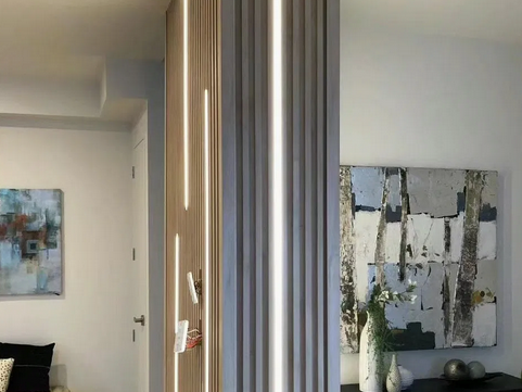 LED dekorativna osvetlitev za stensko ploščo