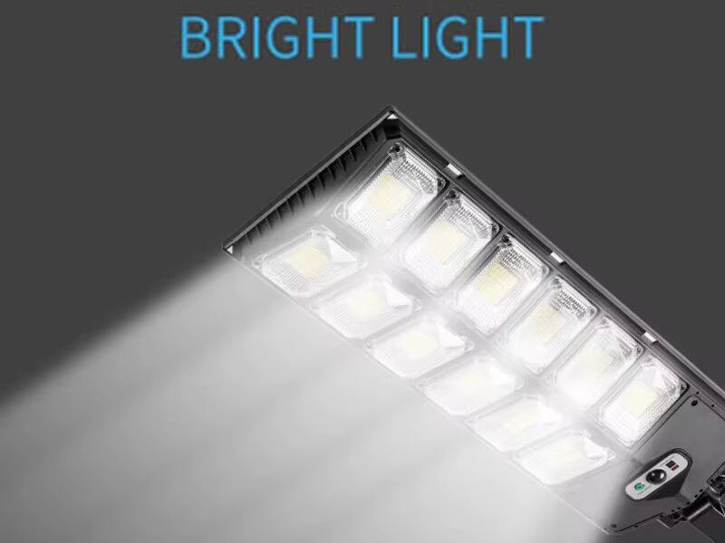 Solarna LED svetilka z daljinskim upravljanjem