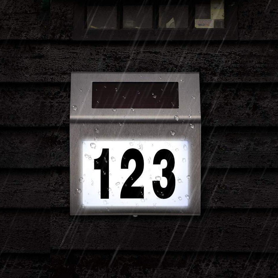 Solarna LED svetilka s hišno številko